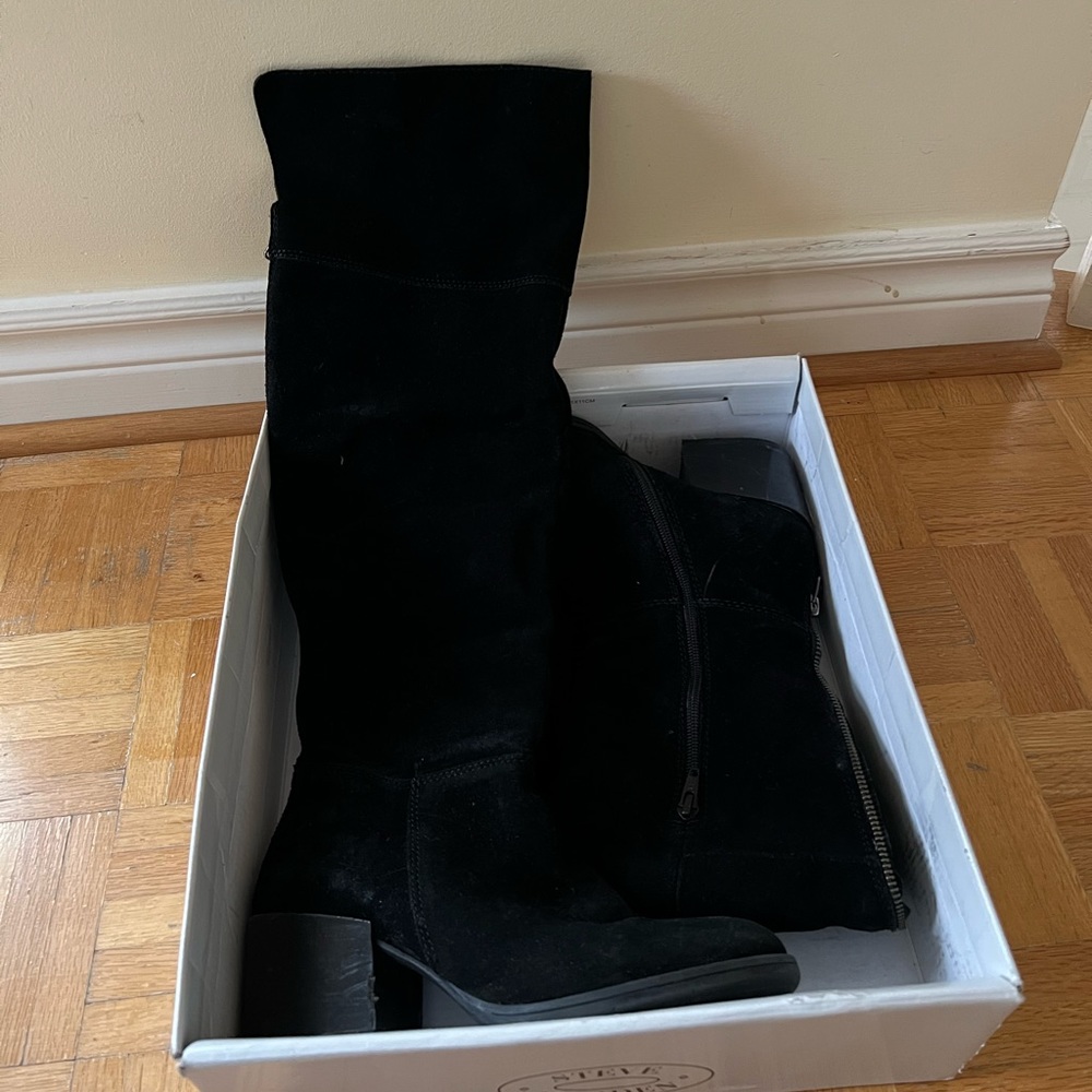 Steve Madden high knee boots! Velvet black, size 7! Very good condition!